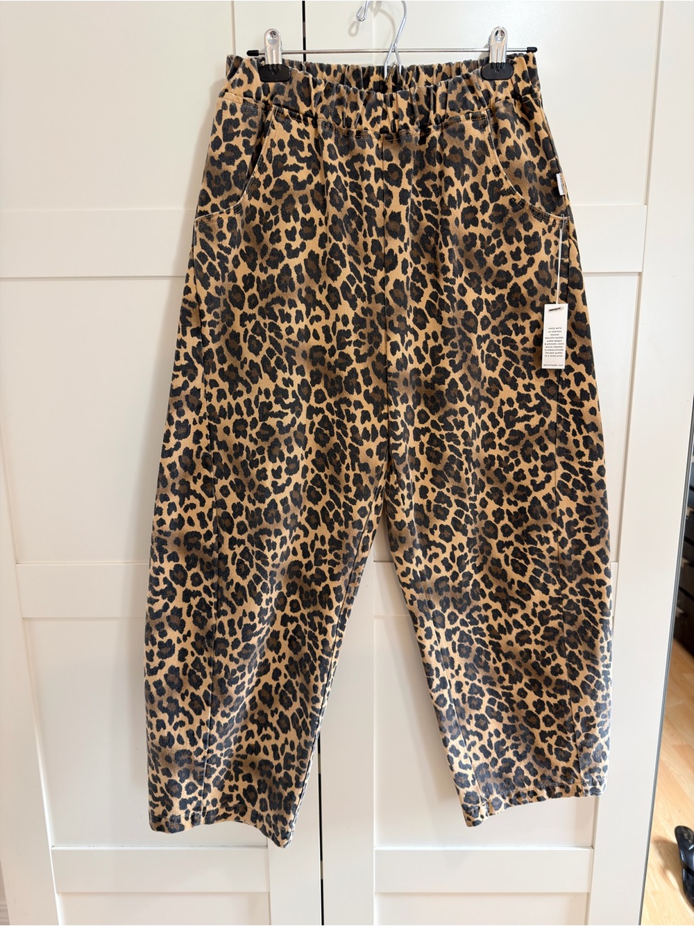 NWT Le Bon Shoppe Arc Pants Leopard - Size M